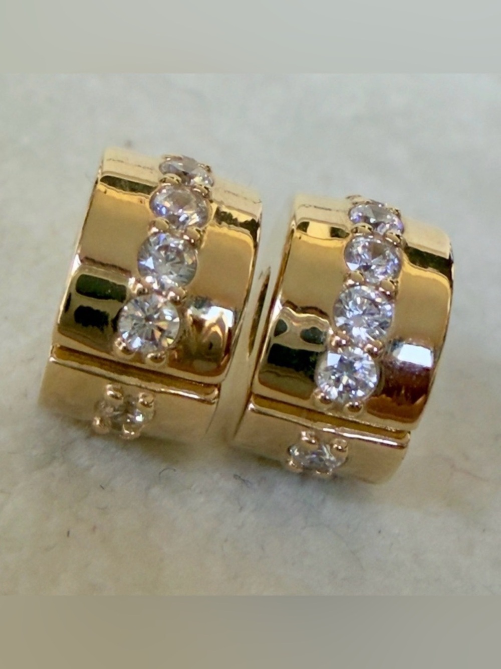 Authentic Pandora Moments 14K
Gold Sparkling Row Clips Charms
! PAIR !